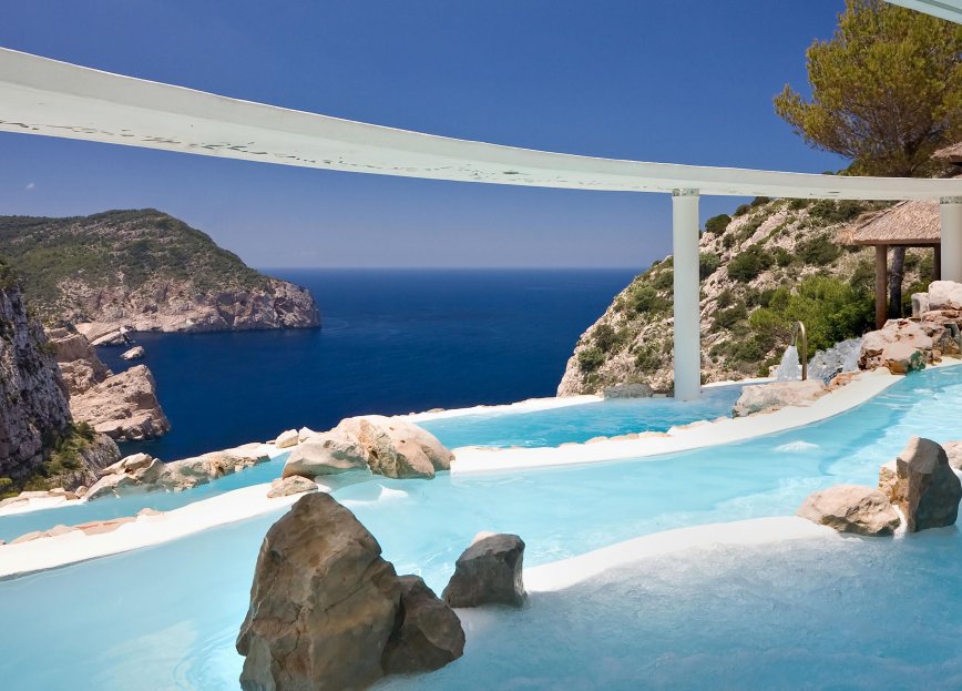 Cascadas Suspendidas - outdoor Spa in Ibiza